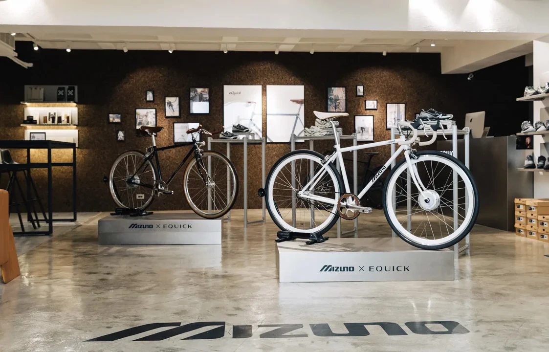 MIZUNO攜手EQUICK將戶外越野元素融入設計，打造兩款聯名電動自行車！